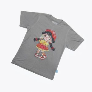 Kaos Boneka Gadis Minum - warna Abu-abu